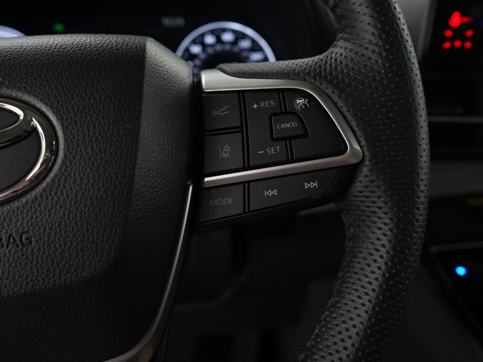 New 2024 Toyota Sienna Limited image 24