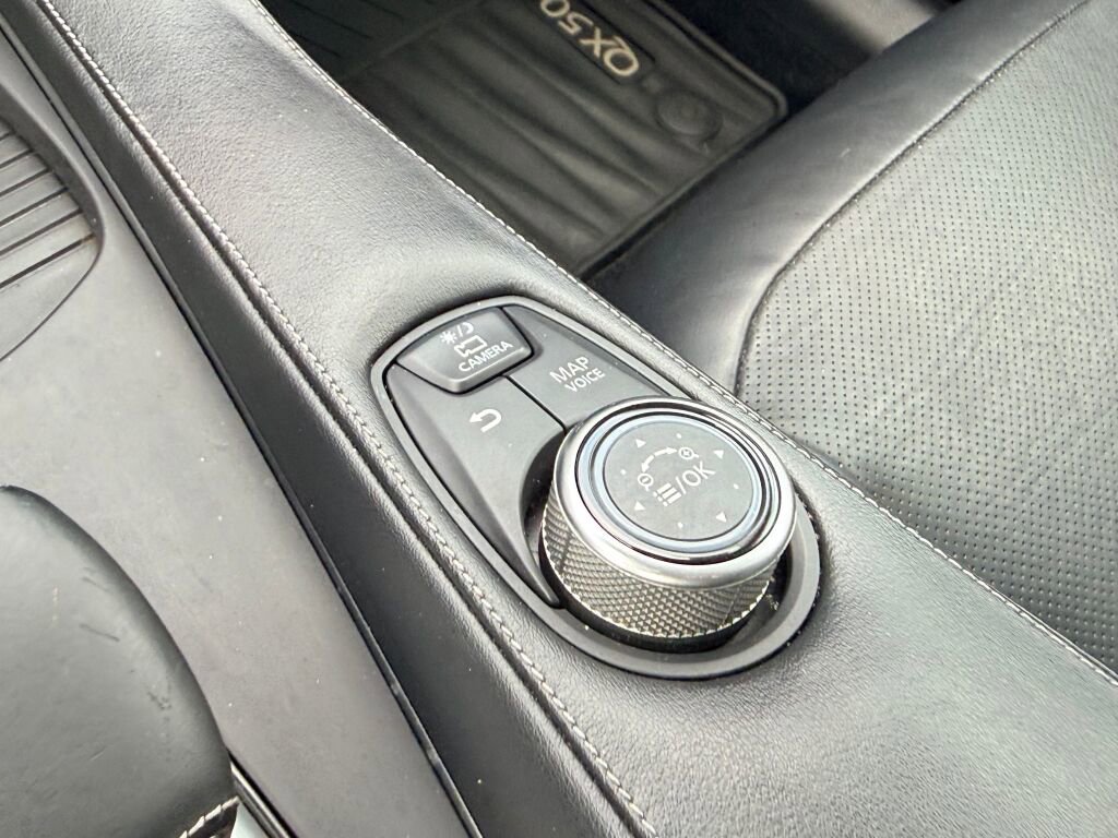 Used 2019 INFINITI QX50 Essential w/ Premium Heat Package image 23