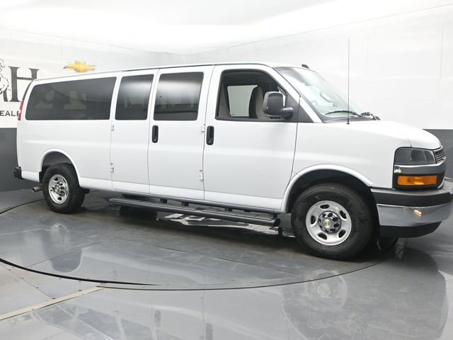 New 2025 Chevrolet Express 3500 LT w/ LT Preferred Equipment Group RWD image 6