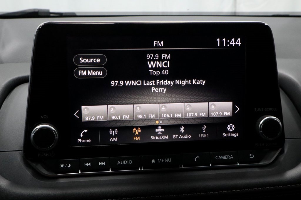 Certified 2024 Nissan Rogue SV image 3