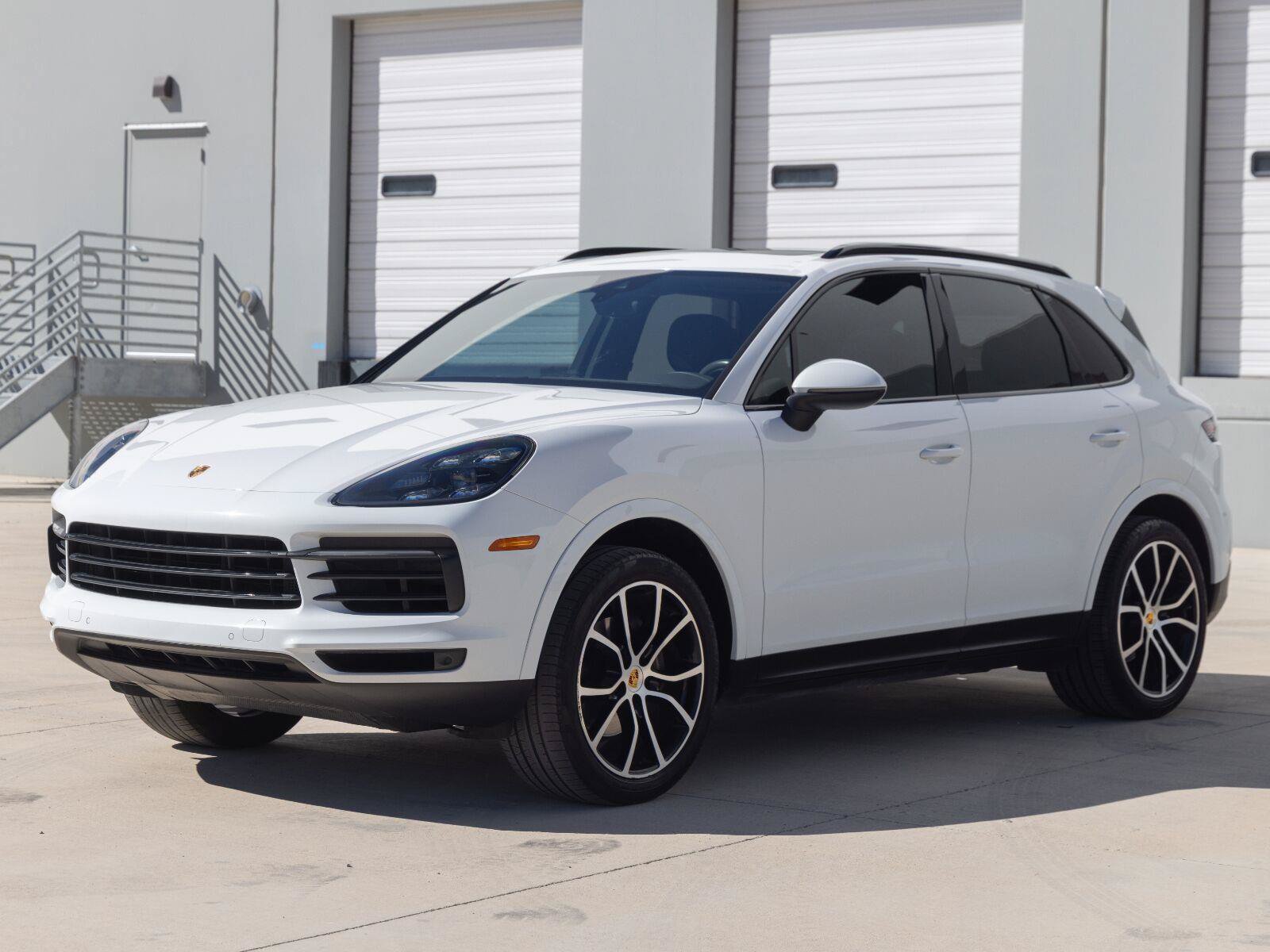 Used 2020 Porsche Cayenne AWD/4WD image 3