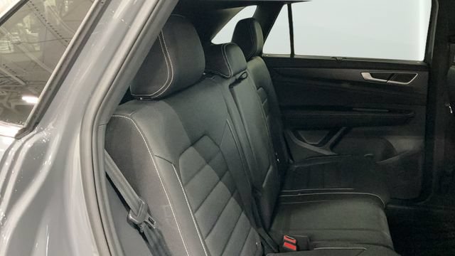 New 2026 Volkswagen Atlas Cross Sport SEL AWD/4WD image 15