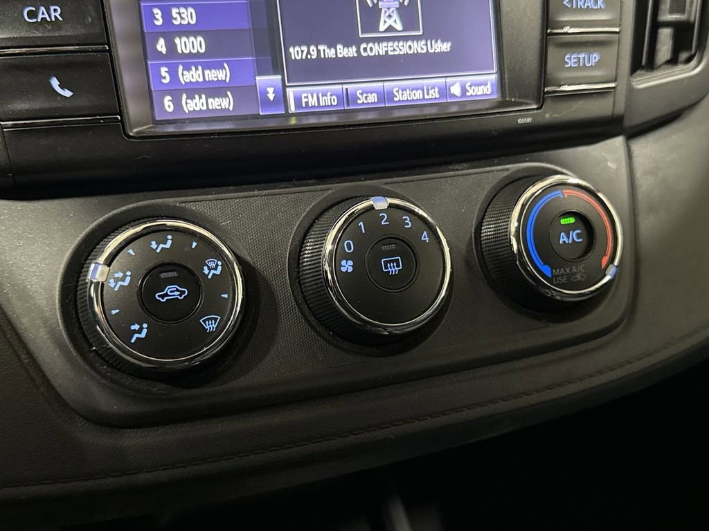 Used 2018 Toyota RAV4 LE image 16