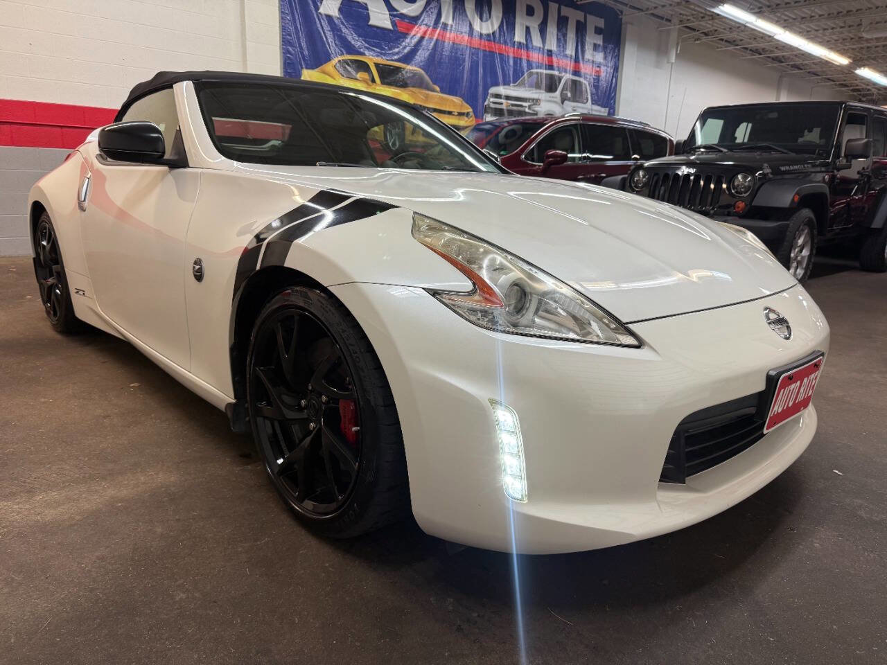 Used 2014 Nissan 370Z Touring w/ Sport Package image 5