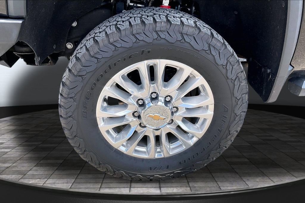 Used 2021 Chevrolet Silverado 2500 High Country w/ Z71 Off-Road Package AWD/4WD image 9