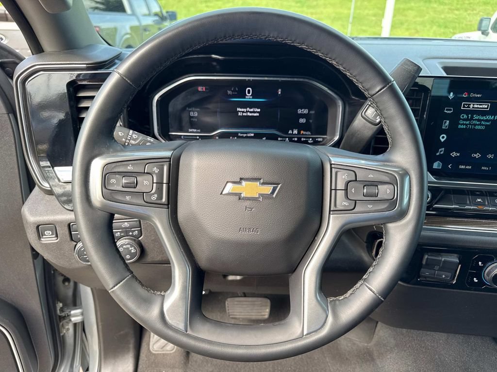 Used 2025 Chevrolet Silverado 1500 LT AWD/4WD image 29
