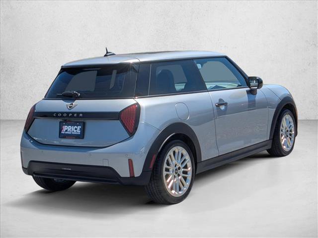 Used 2025 MINI Cooper 2-Door Hardtop FWD image 5