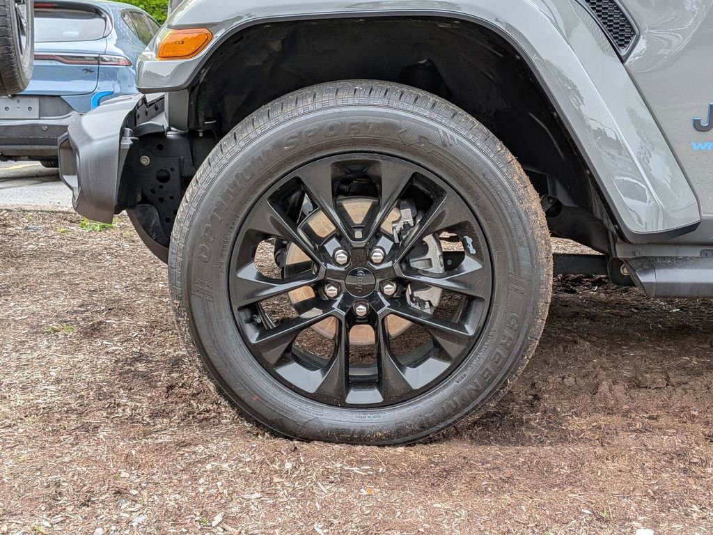 Used 2021 Jeep Wrangler Unlimited Sahara w/ Cold Weather Group AWD/4WD image 30