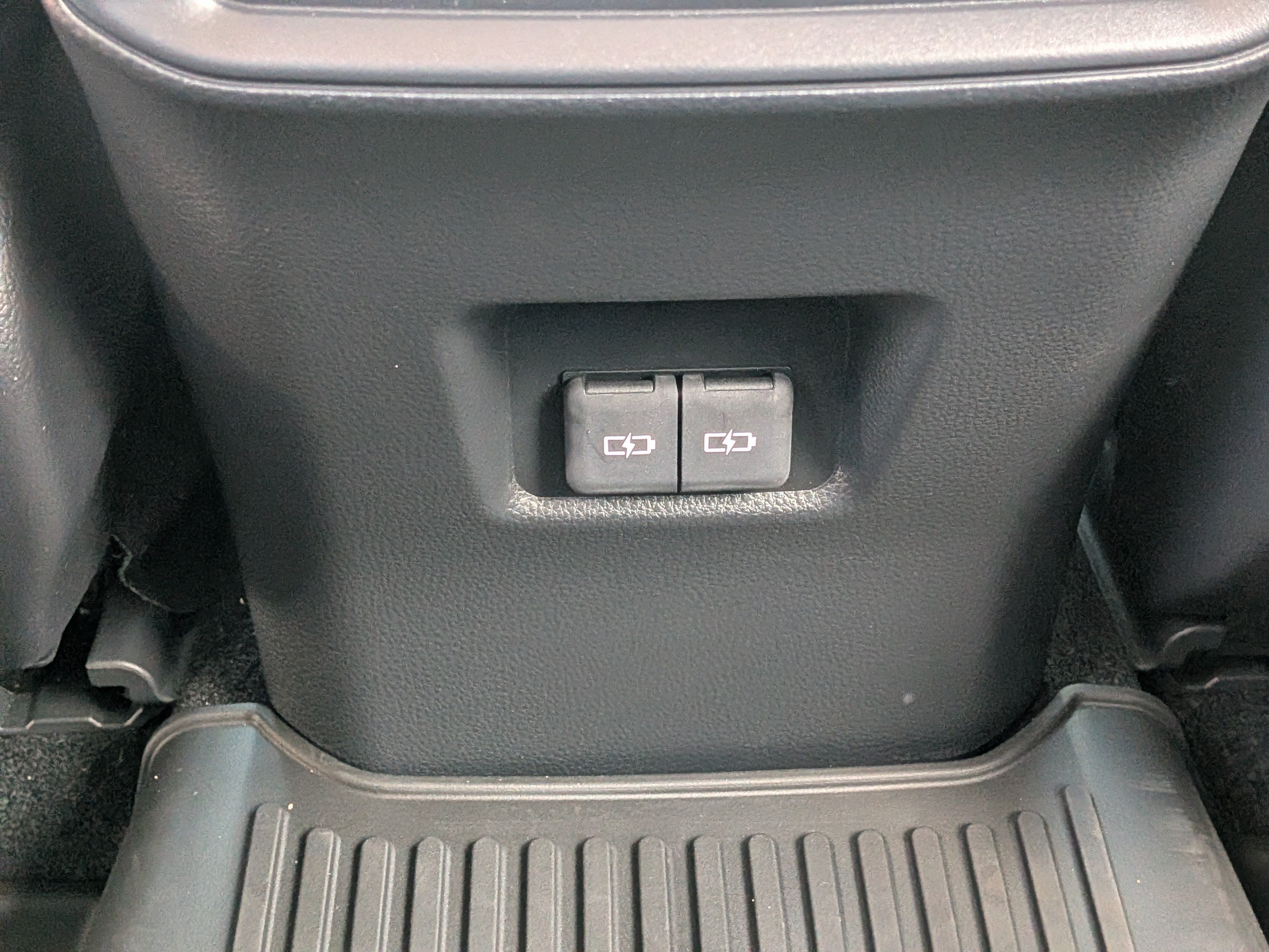 Used 2024 Toyota RAV4 XLE AWD/4WD image 15