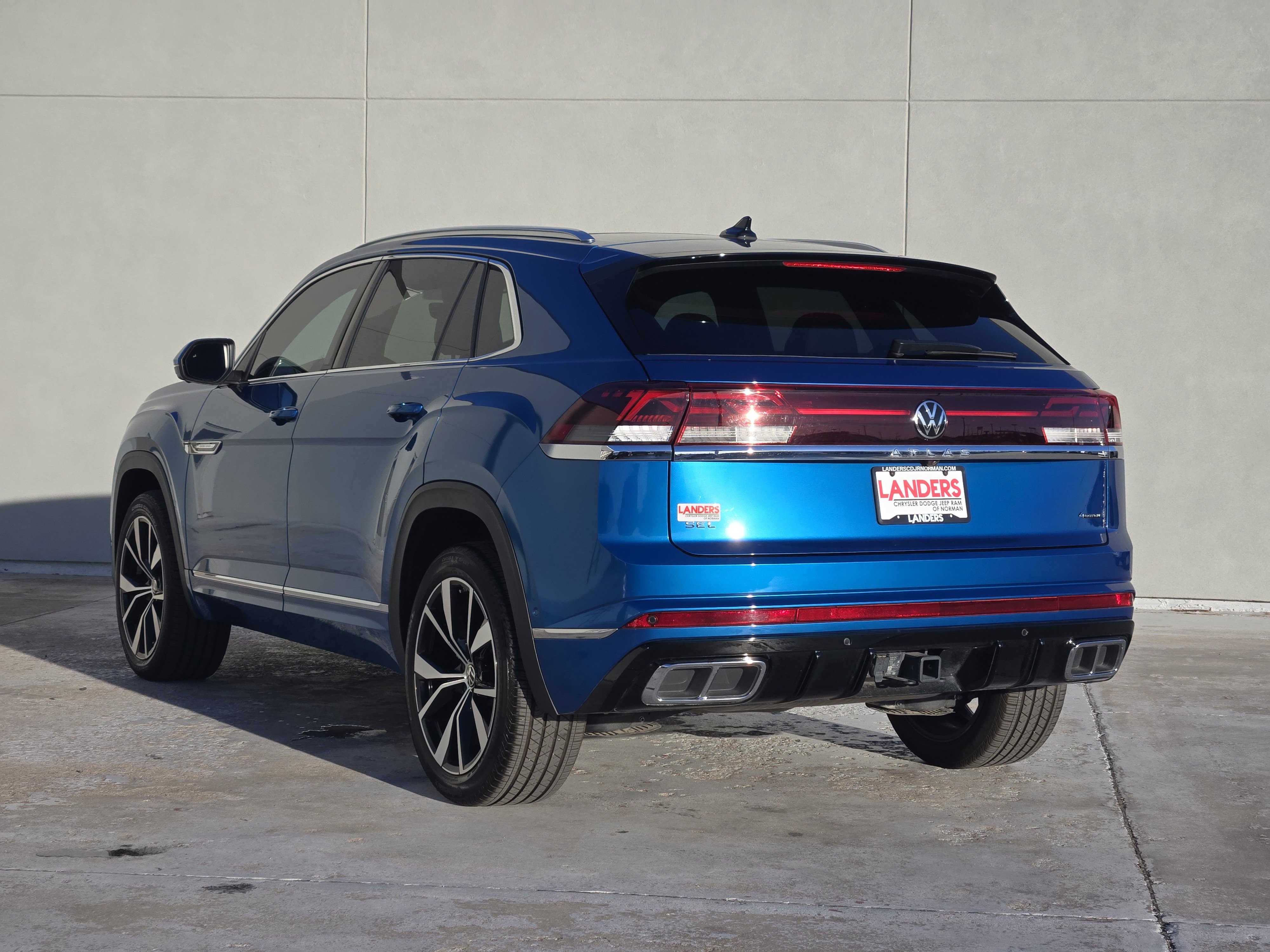 Used 2024 Volkswagen Atlas Cross Sport SEL Premium R-Line image 6