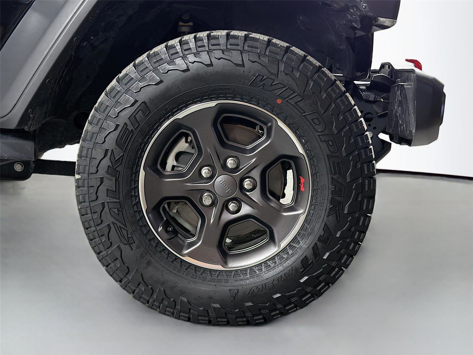 Used 2021 Jeep Gladiator Rubicon AWD/4WD image 14