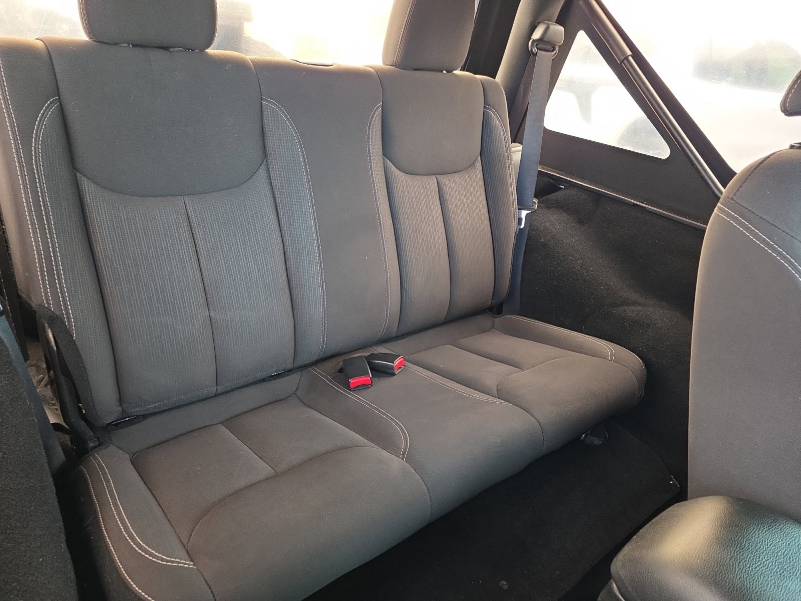 Used 2017 Jeep Wrangler Sahara w/ Connectivity Group image 31