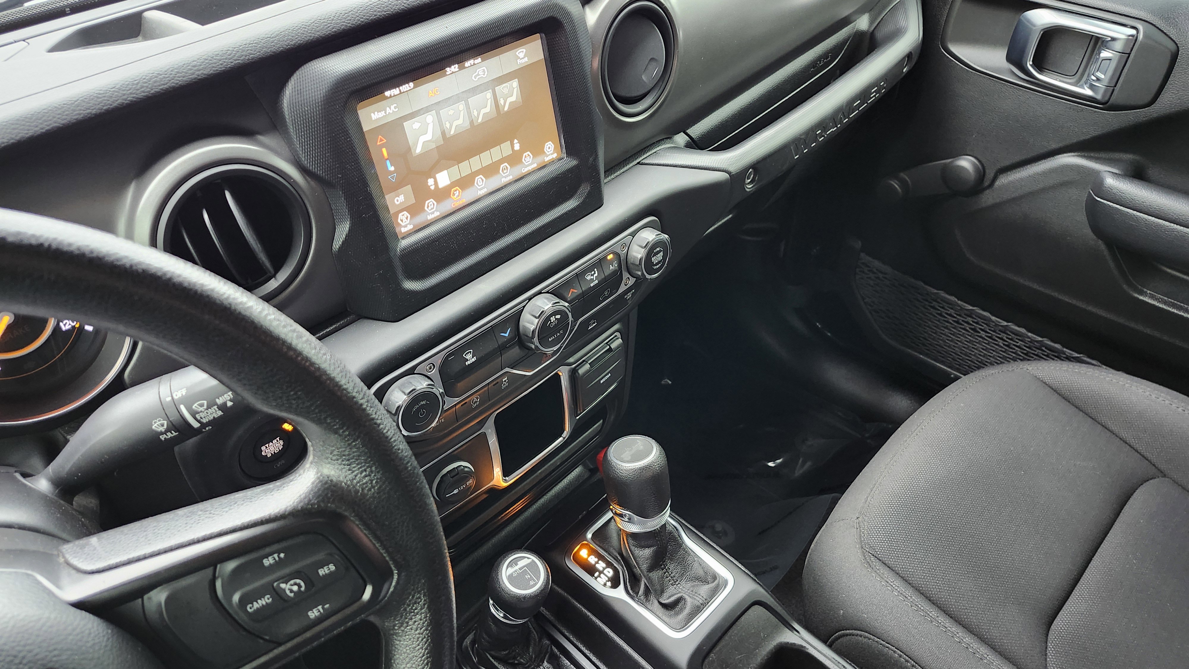 Used 2023 Jeep Wrangler Sport image 28