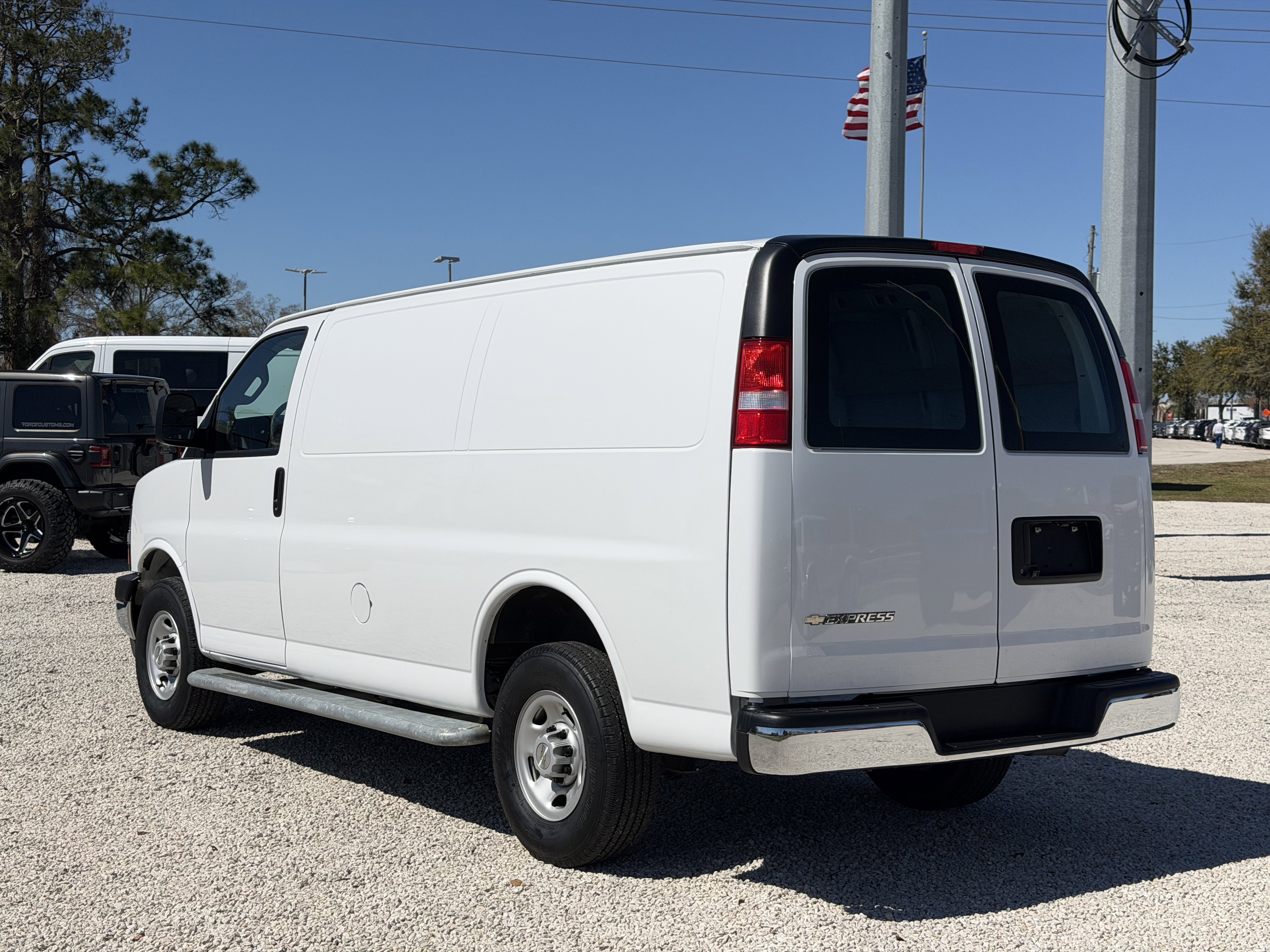 Used 2024 Chevrolet Express 2500 w/ Driver Convenience Package image 3