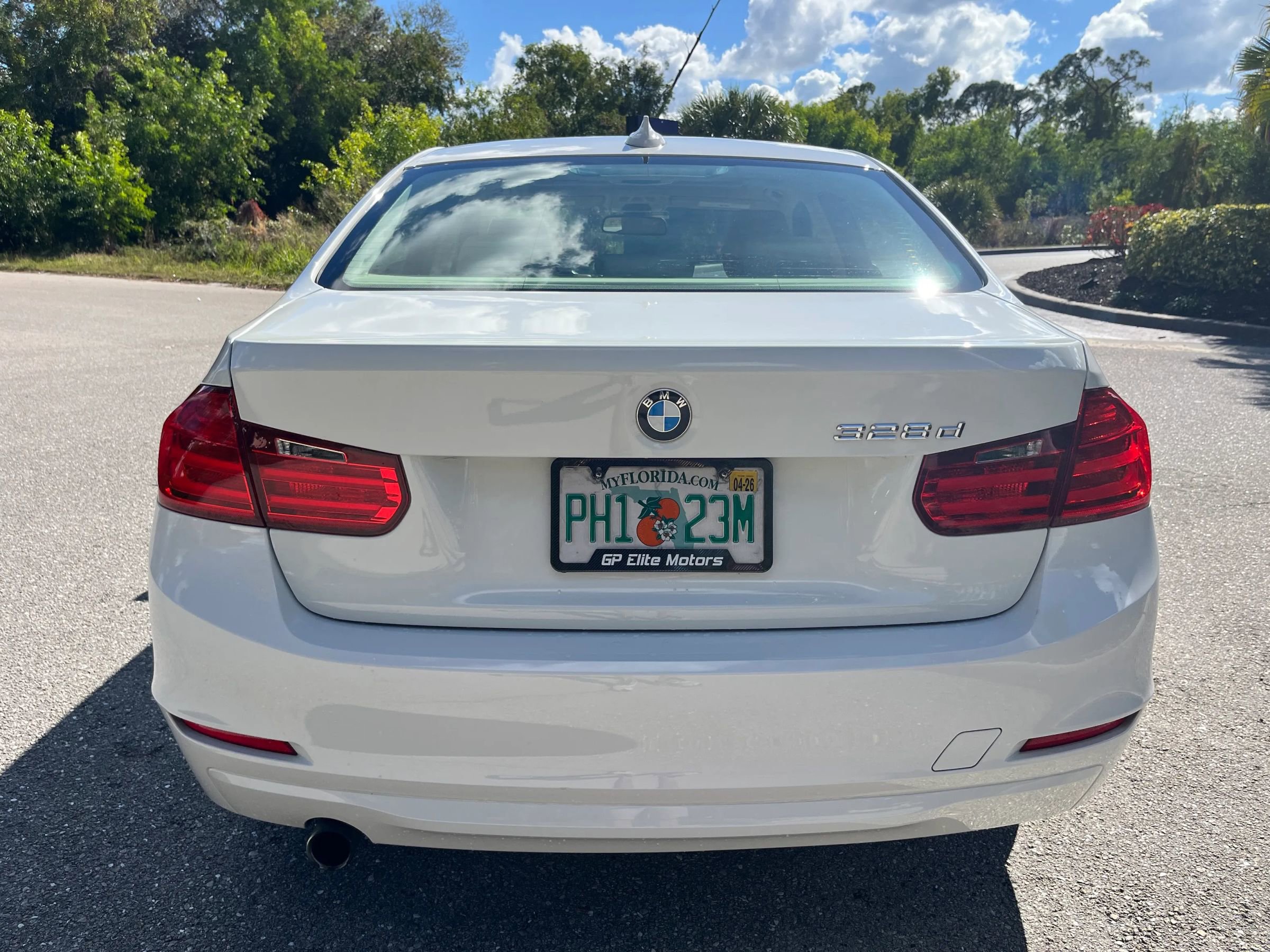 Used 2015 BMW 328d Sedan image 3