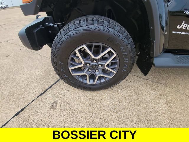 Used 2024 Jeep Wrangler Unlimited Sahara w/ Safety Group AWD/4WD image 33