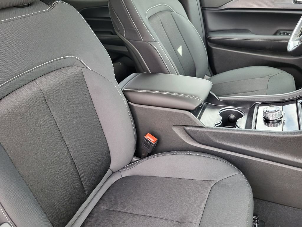 New 2026 Jeep Grand Cherokee L Laredo image 13