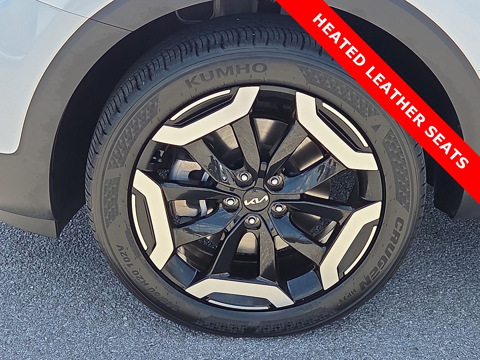 Used 2024 Kia Telluride S FWD image 7