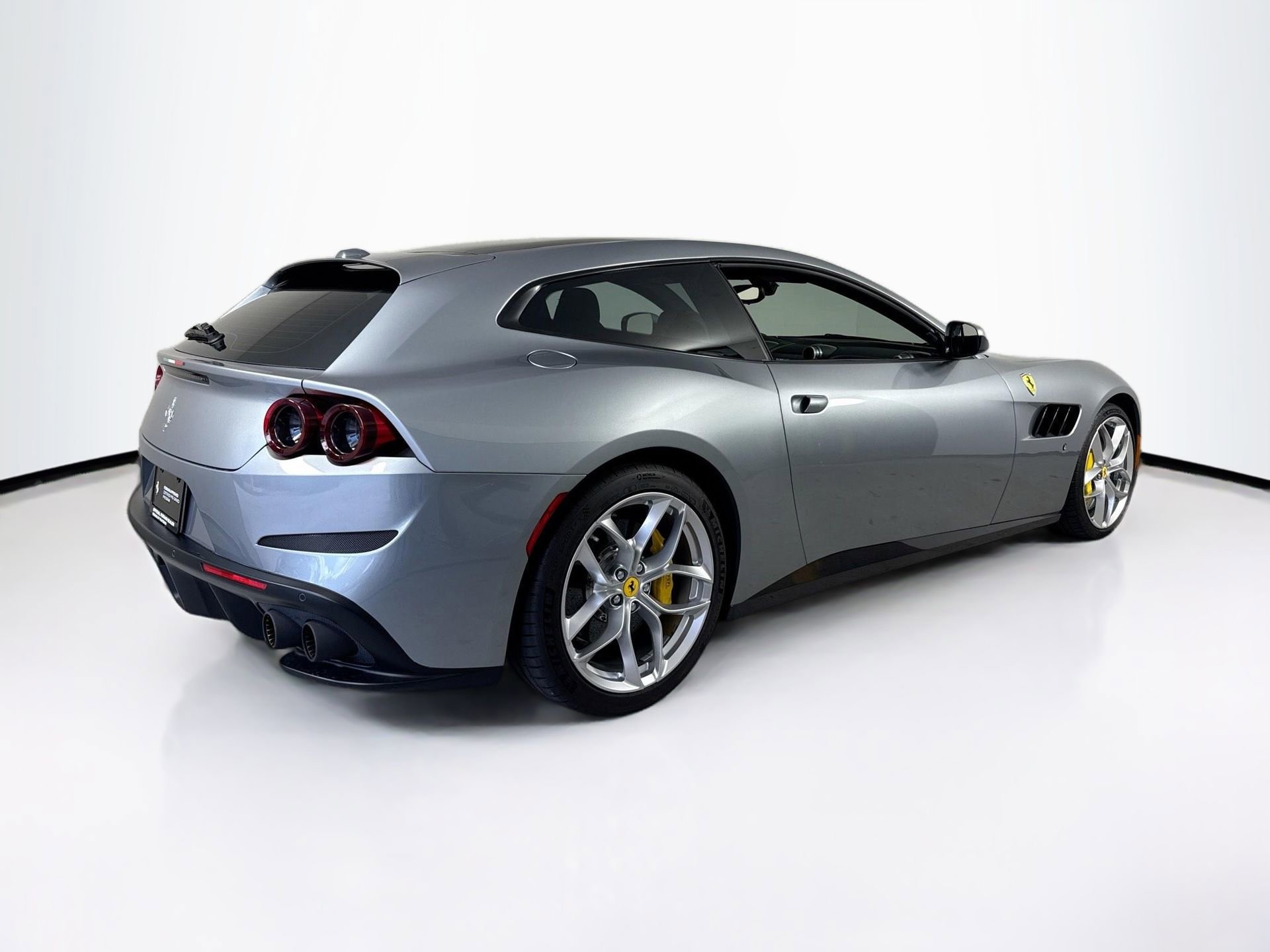 Certified 2019 Ferrari GTC4Lusso T RWD image 7