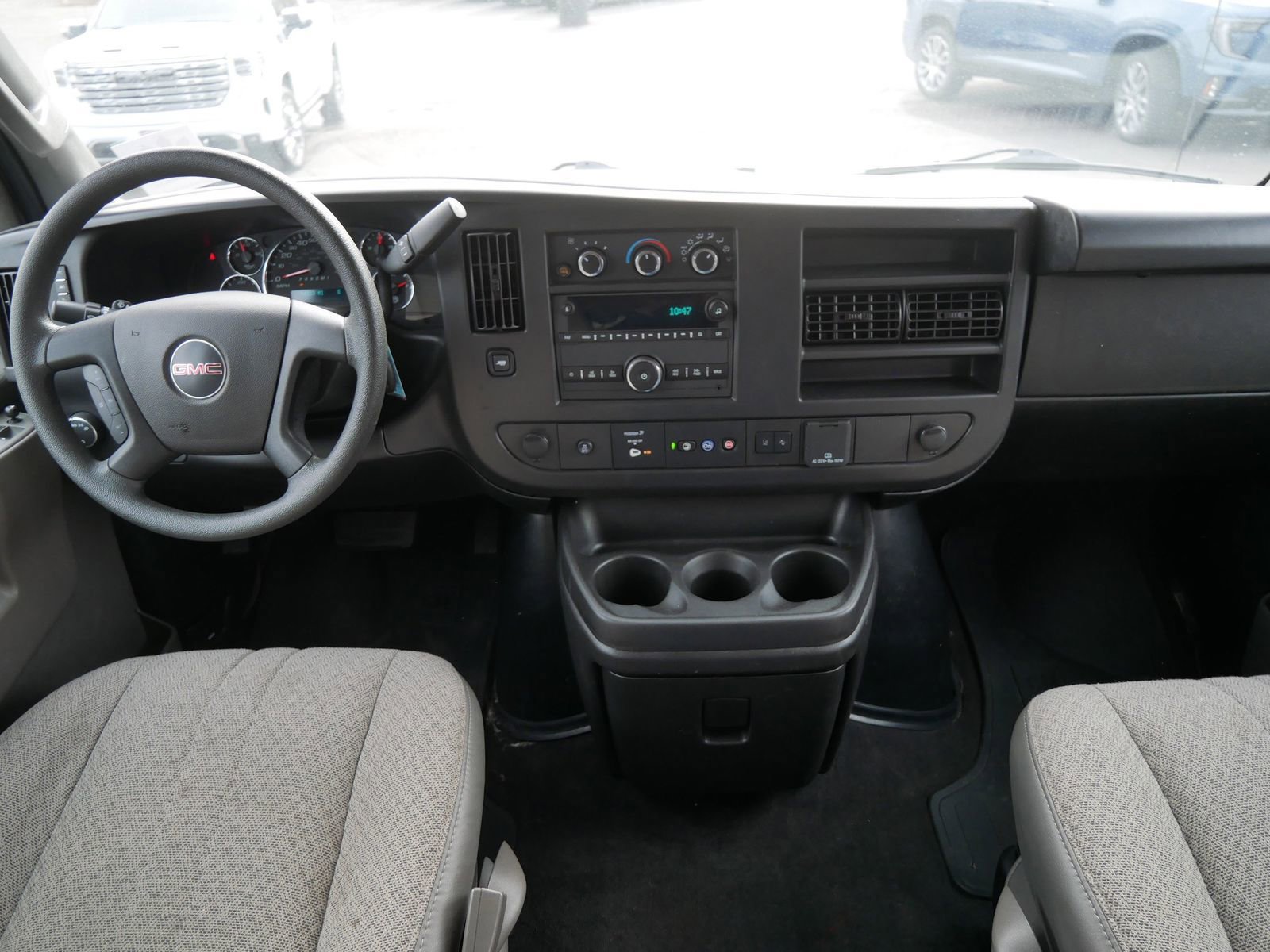 Used 2025 GMC Savana 3500 LT w/ LT Preferred Equipment Group image 14