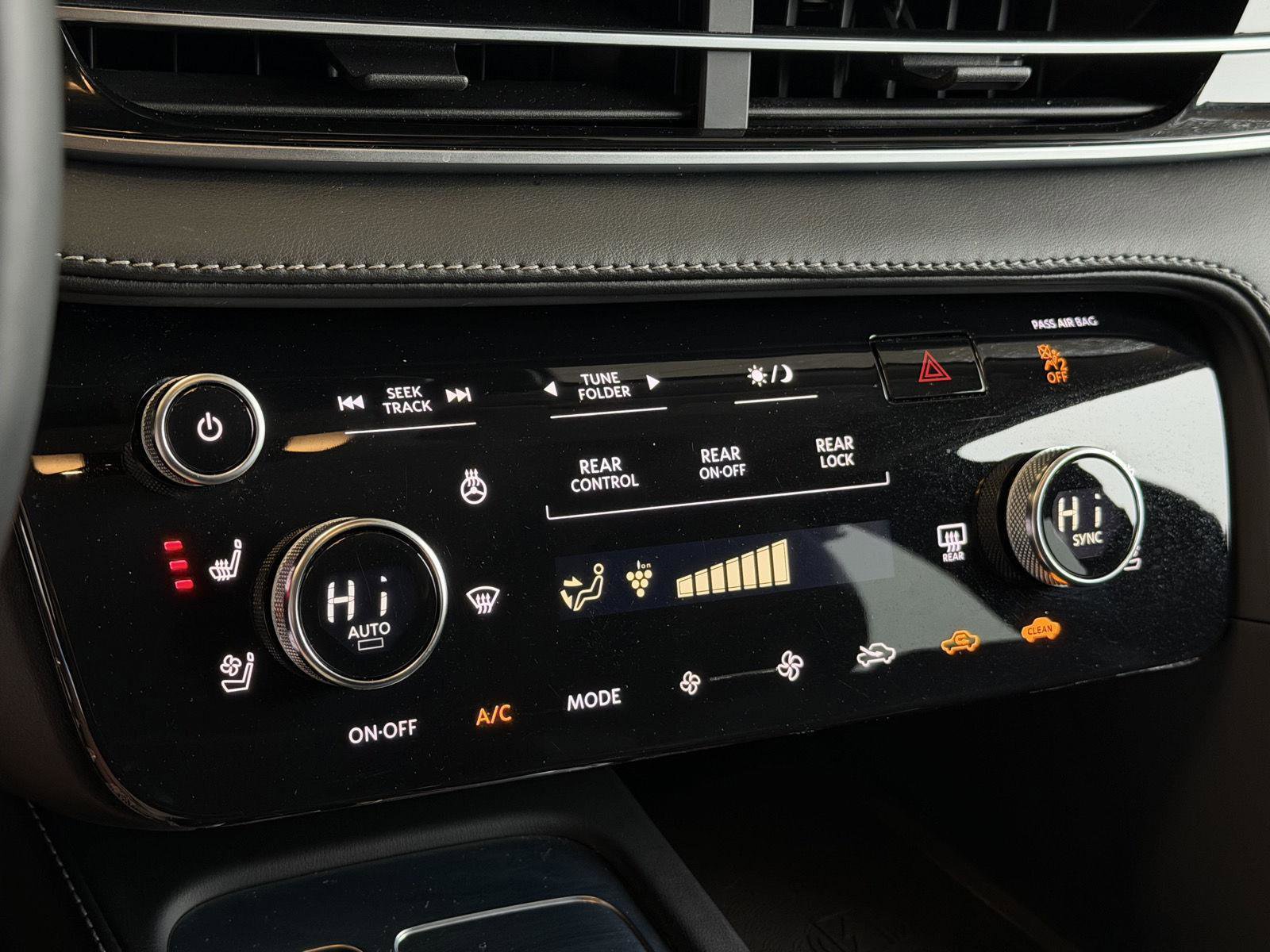 Used 2023 INFINITI QX60 Sensory w/ Vision Package AWD/4WD image 16