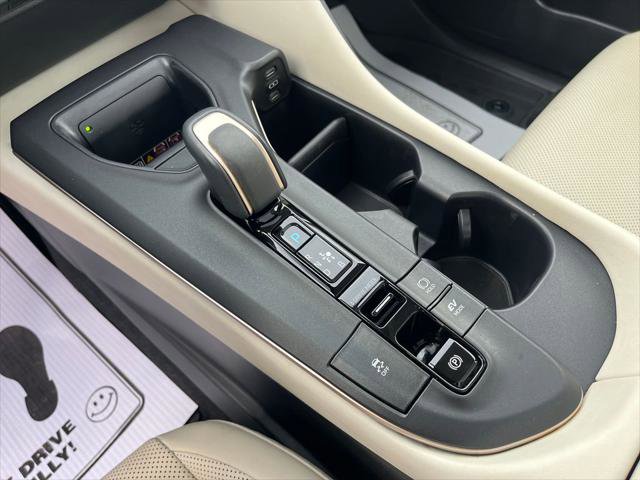 Certified 2023 Toyota Crown Limited image 24