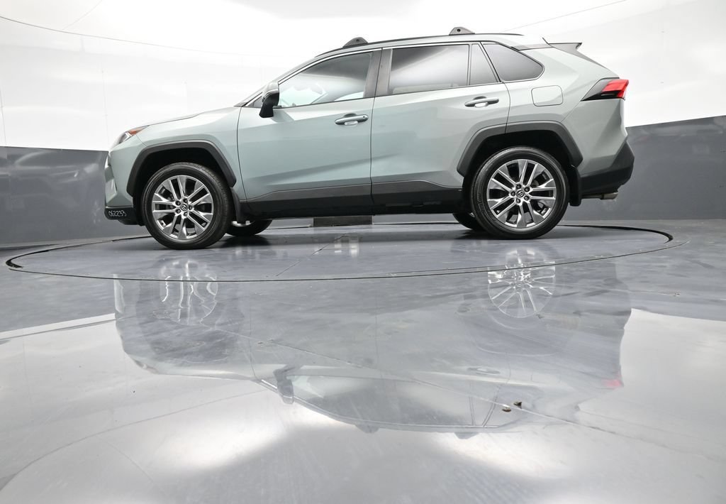Certified 2020 Toyota RAV4 XLE Premium AWD/4WD image 34