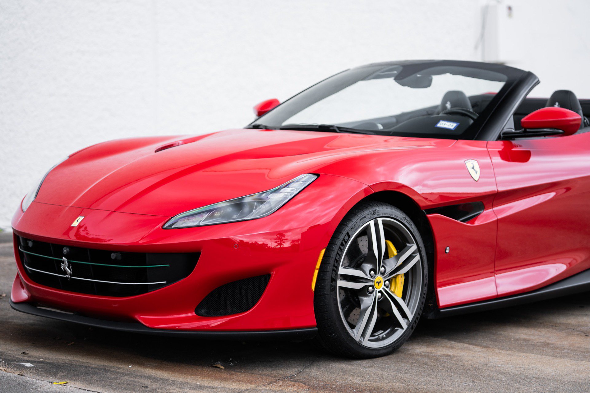 Used 2019 Ferrari Portofino RWD image 25