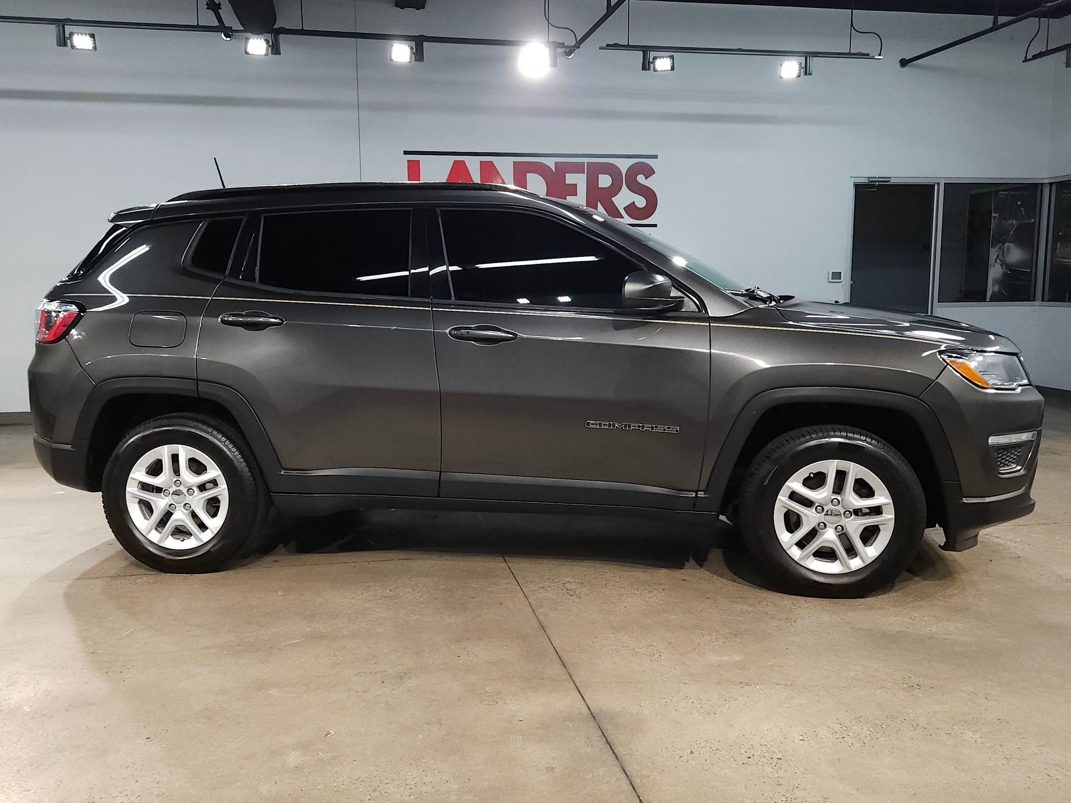 Used 2018 Jeep Compass Sport w/ Tech Group image 8