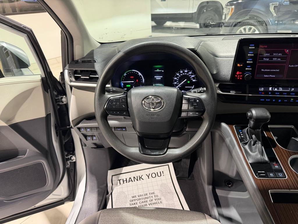 Used 2023 Toyota Sienna LE FWD image 25