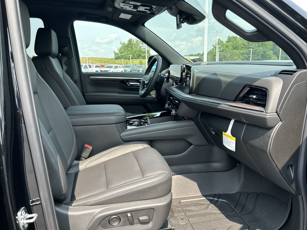 New 2026 Chevrolet Tahoe LT w/ Comfort Package AWD/4WD image 14