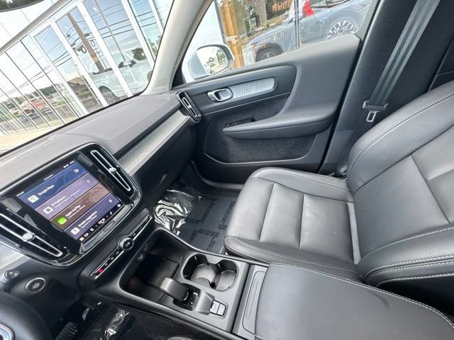 Certified 2025 Volvo XC40 B5 Core AWD/4WD image 20
