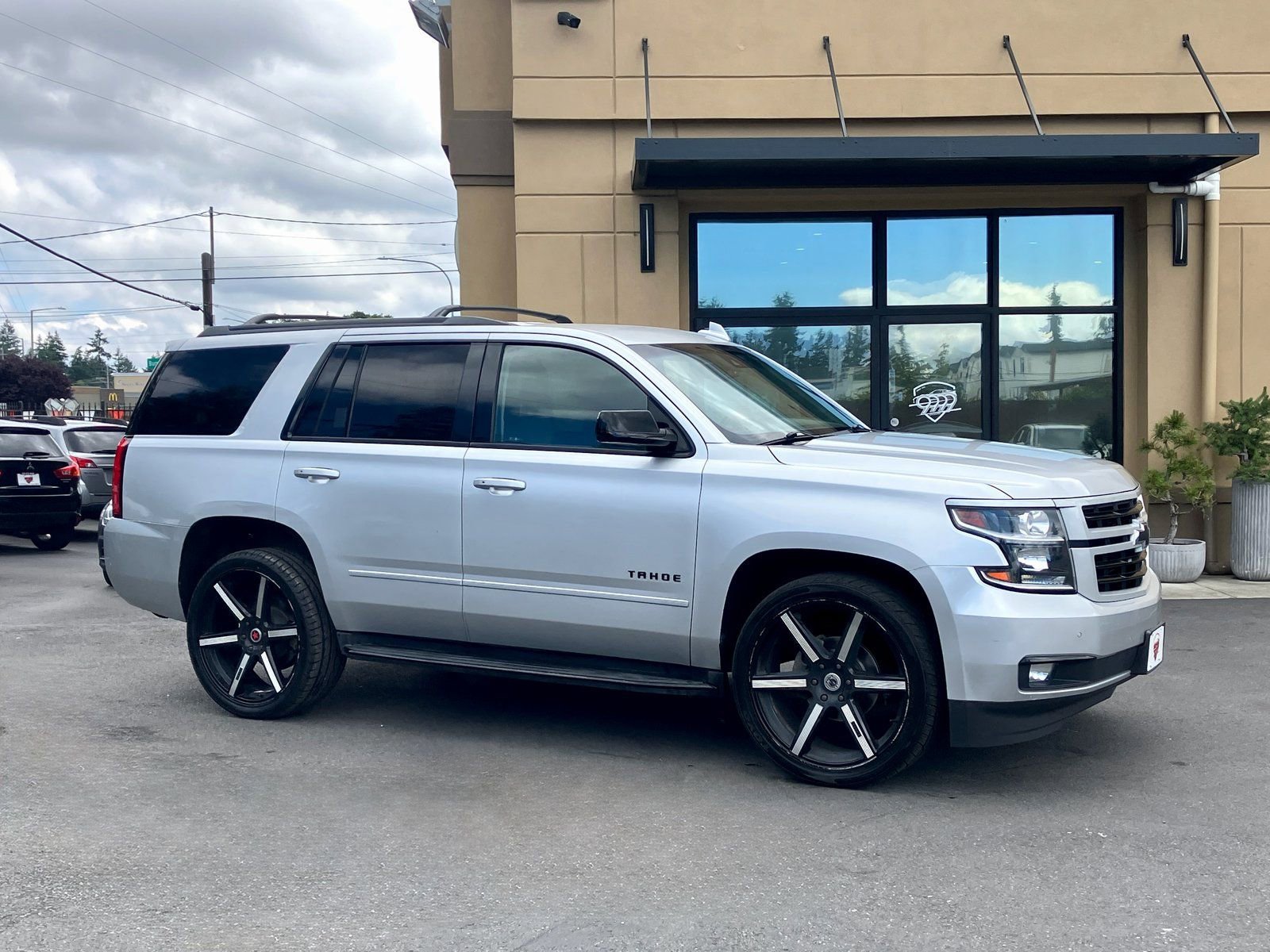 Used 2018 Chevrolet Tahoe Premier w/ RST 6.2L Performance Edition AWD/4WD image 1