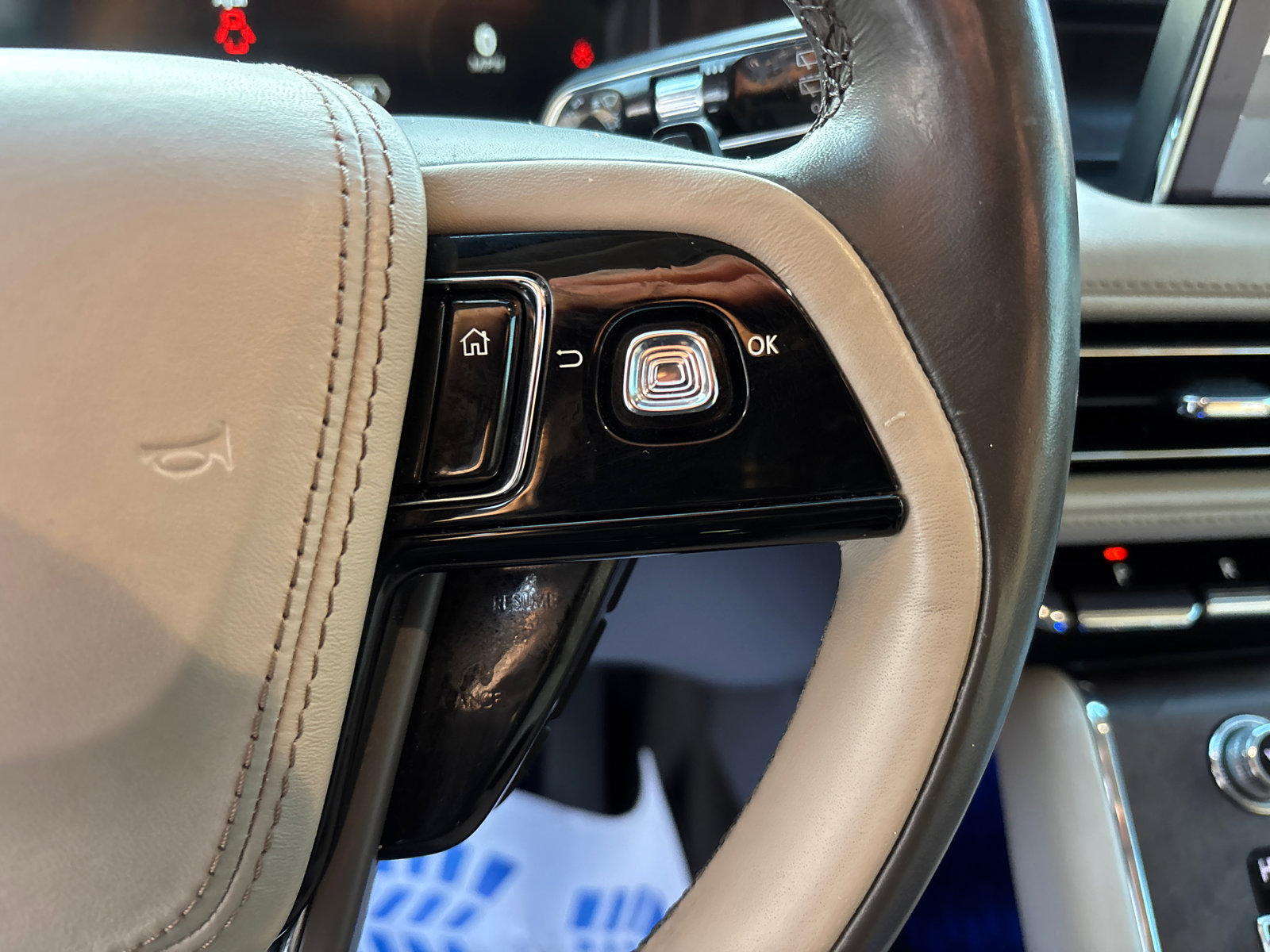 Used 2020 Lincoln Aviator Reserve w/ Elements Package Plus image 18