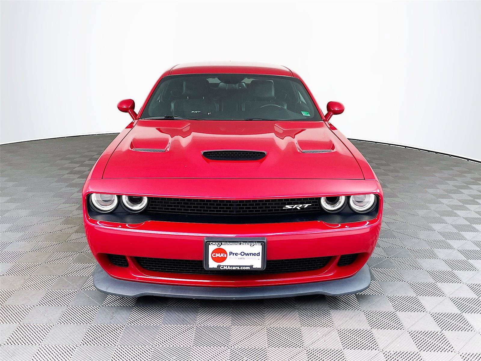 Used 2015 Dodge Challenger SRT Hellcat RWD image 2
