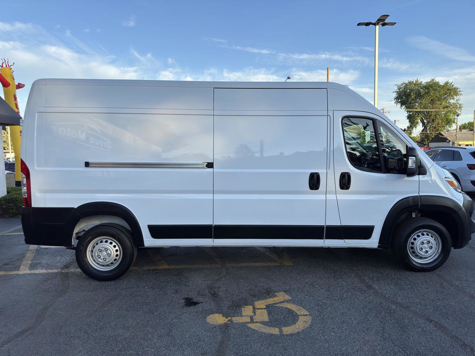 Used 2025 RAM ProMaster 2500 w/ Convenience Group FWD image 13