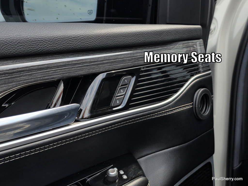 Used 2022 Jeep Wagoneer Series III w/ Premium Group I AWD/4WD image 28
