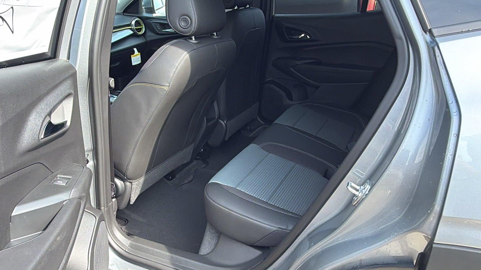 New 2026 Chevrolet Trax LT w/ Driver Confidence Package FWD image 18