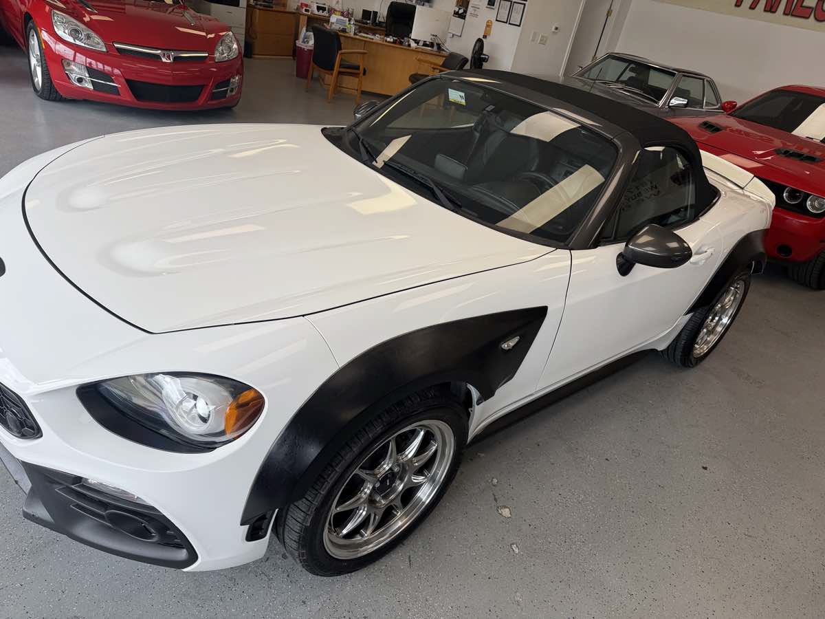 Used 2017 FIAT 124 Spider Abarth RWD image 5