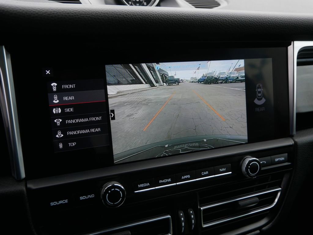 Used 2021 Porsche Macan image 34