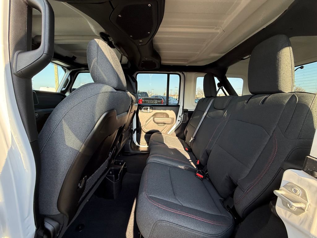 Used 2024 Jeep Wrangler Unlimited Rubicon w/ Technology Group image 18