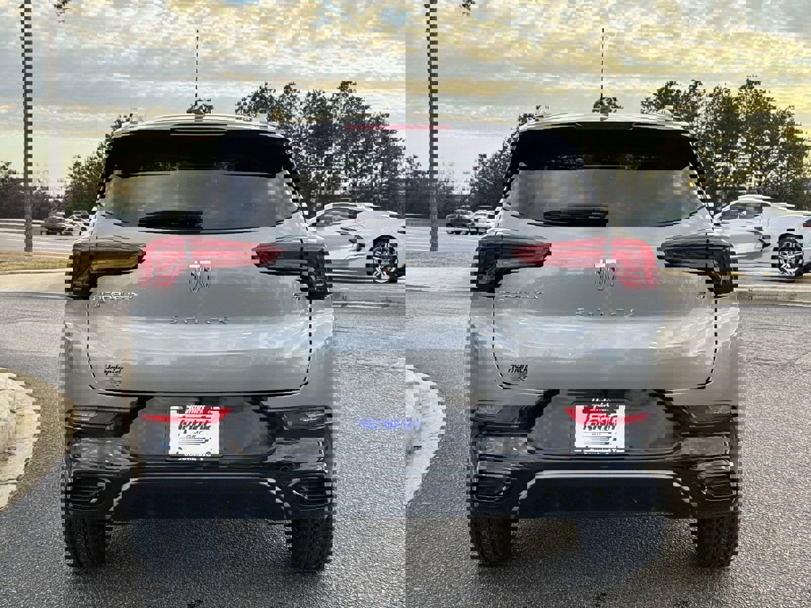 Used 2024 Buick Encore GX Sport Touring image 9