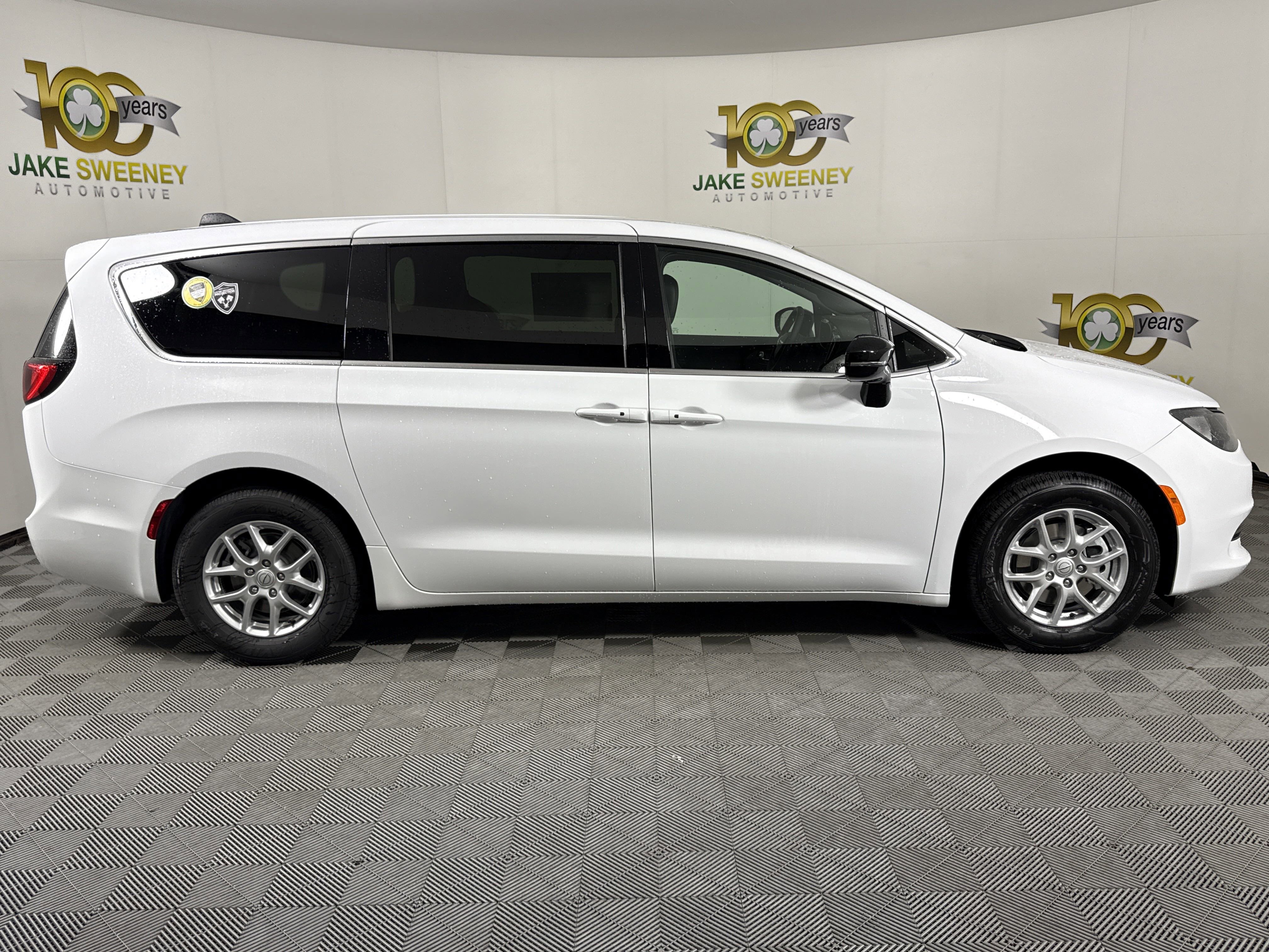 New 2026 Chrysler Voyager LX image 11