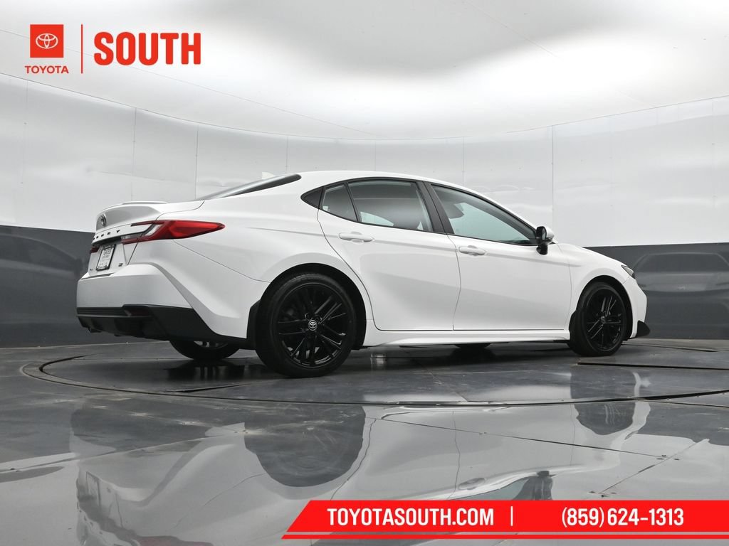 Used 2025 Toyota Camry SE w/ Convenience Package FWD image 40