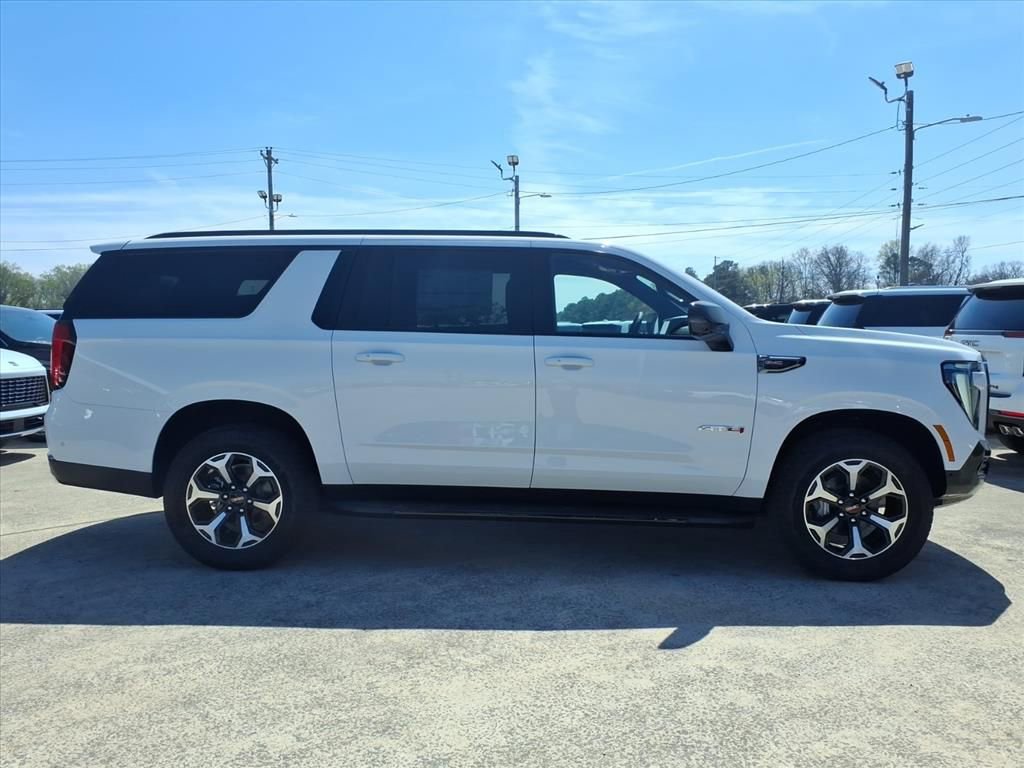 New 2026 GMC Yukon XL AT4 AWD/4WD image 8
