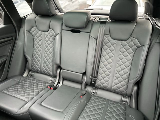 Used 2024 Audi SQ5 Prestige image 16