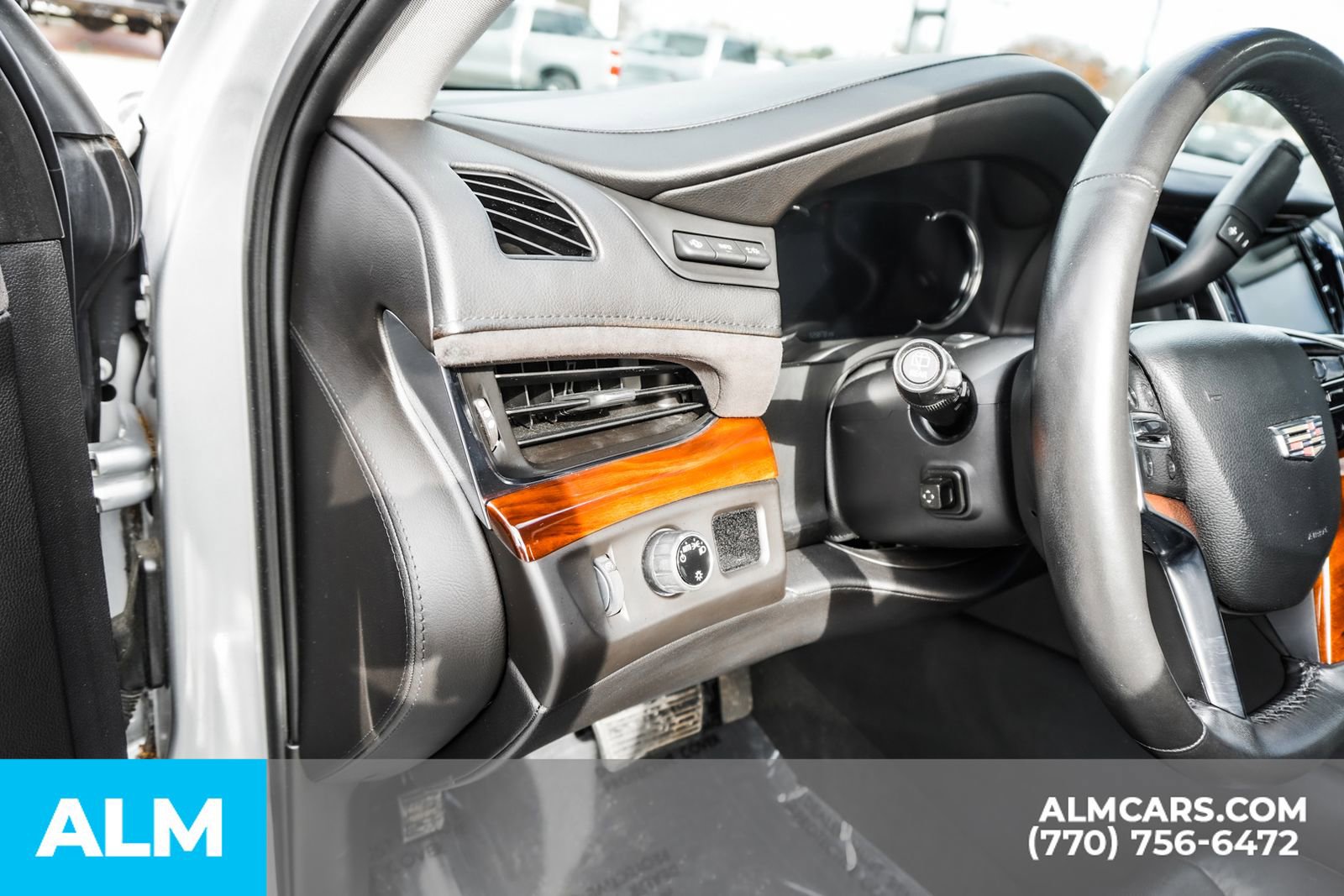 Used 2016 Cadillac Escalade Luxury image 38