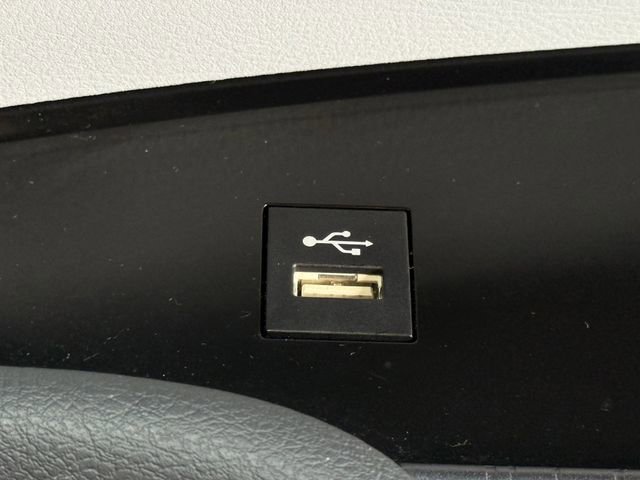 Used 2025 Toyota Sienna XLE FWD image 23