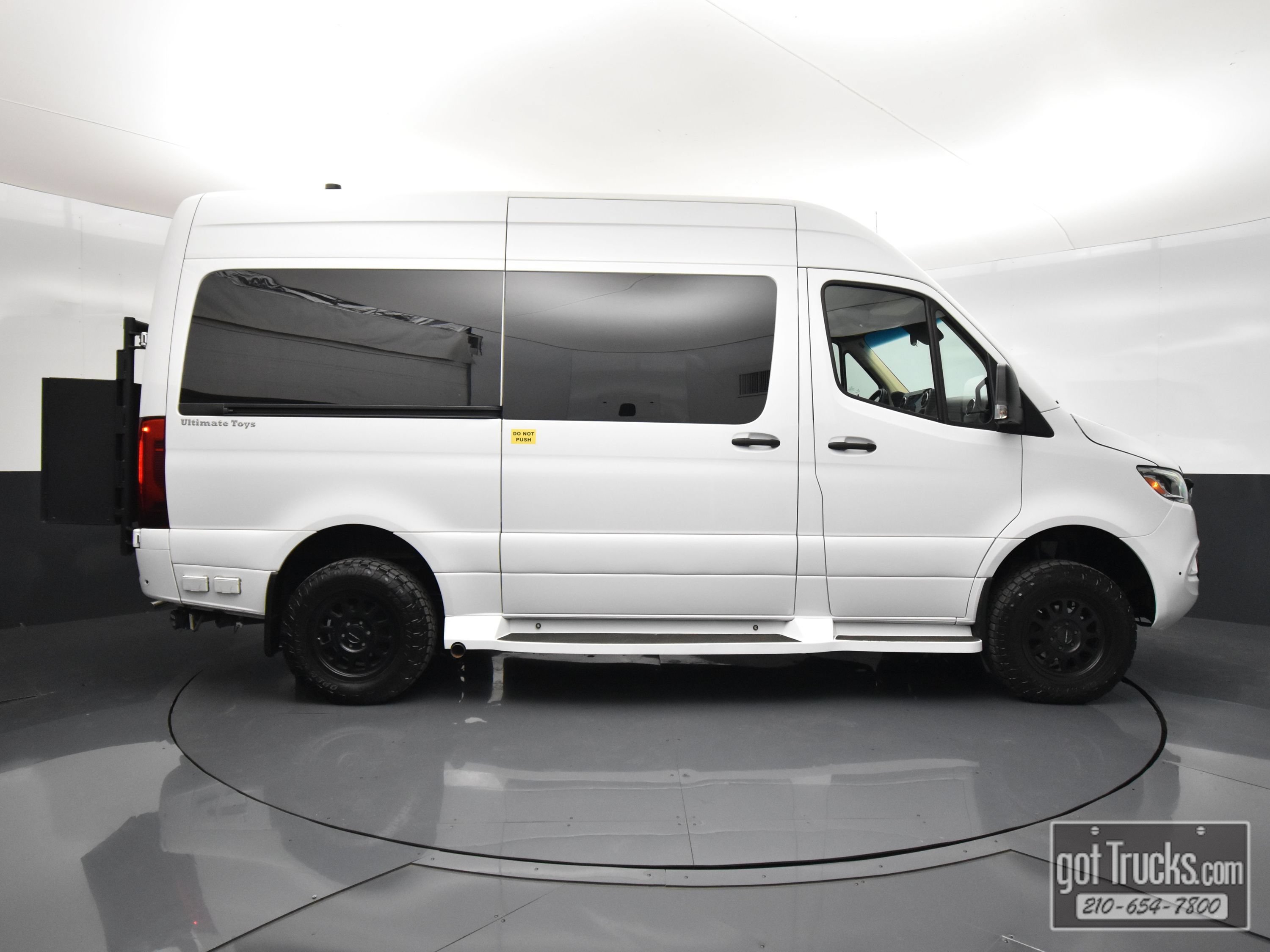 Used 2020 Mercedes-Benz Sprinter 2500 image 59