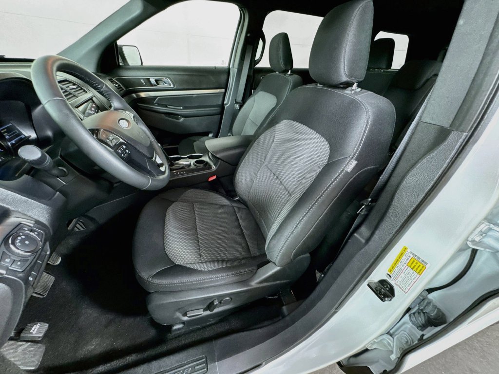 Used 2019 Ford Explorer XLT w/ Equipment Group 201A FWD image 24